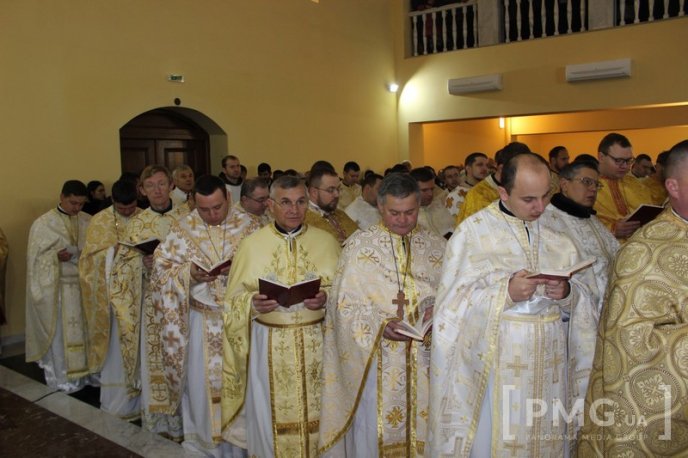 У Мукачеві архієрей з Ватикану освячує греко-католицький храм святих рівноапостольних Кирила та Мефодія – 09