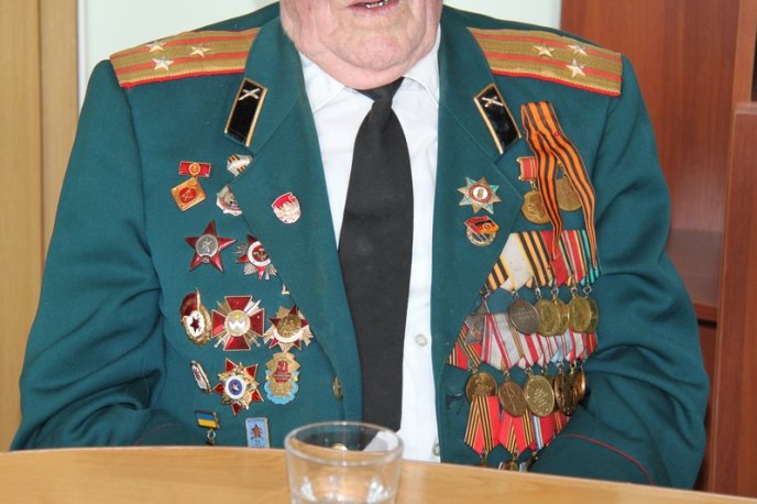 Ветеранів Великої вітчизняної війни зібрали, щоб послухати про війну та привітати зі святом (ФОТО) – 15