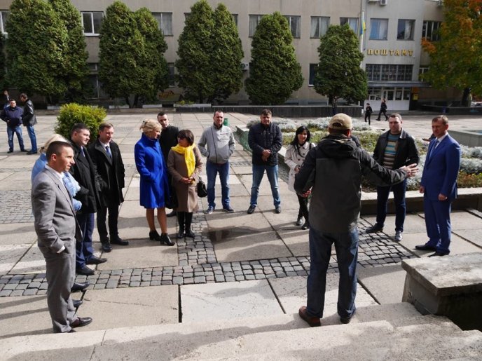 Для ужгородських чиновників влаштували екскурсію чехословацьким кварталом міста – 05