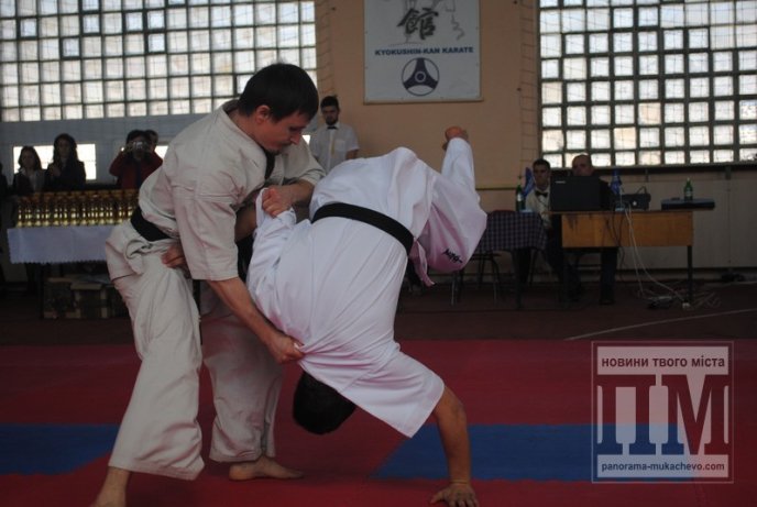 У Мукачеві відкрили чемпіонат Закарпаття з кіокушинкан-карате (ФОТО) – 16