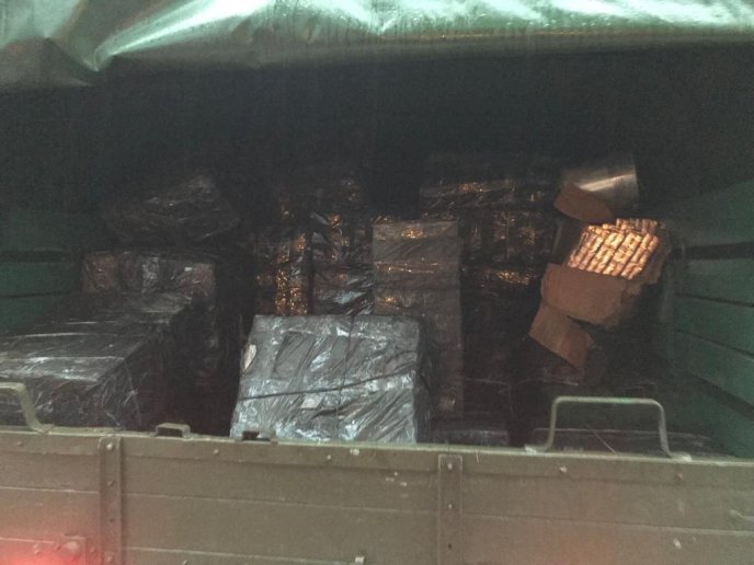 У будинку лісника виявили понад 36 тисяч пачок контрабандних сигарет – 03 У будинку лісника виявили понад 36 тисяч пачок контрабандних сигарет – 03
