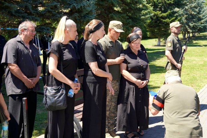 В Ужгороді поховали морпіха, який поліг у бою з окупантами на Донеччині – 03 В Ужгороді поховали морпіха, який поліг у бою з окупантами на Донеччині – 03