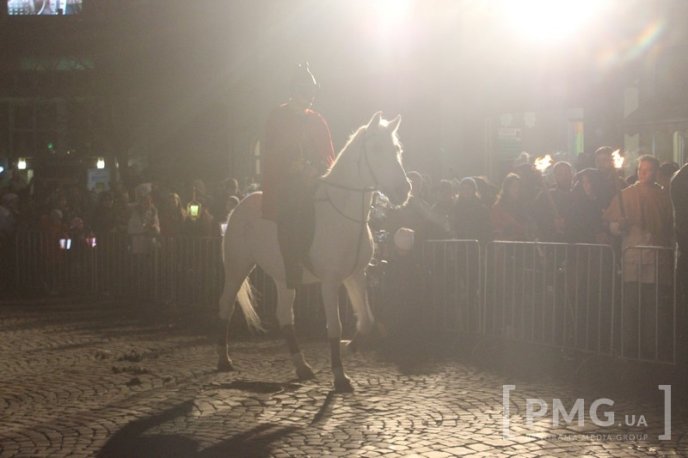 Парад ліхтариків та лицарські бої: як у Мукачеві відзначали День святого Мартина – 32