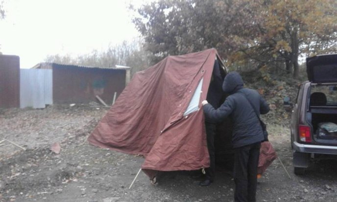 Біля словацького кордону "пересічники" розмістили намети та почали варити бограч – 01