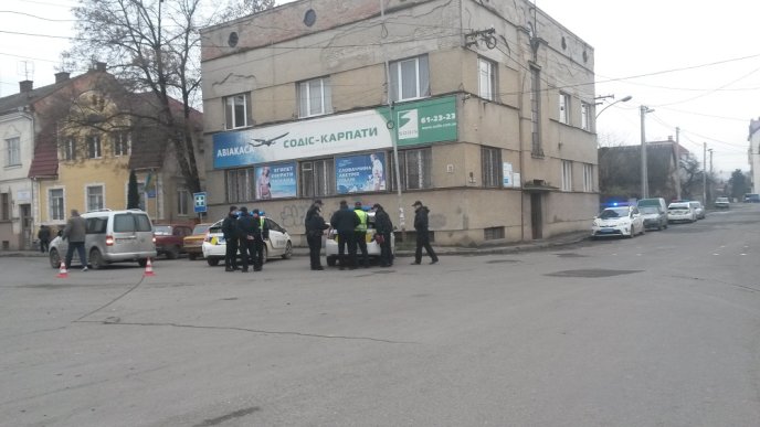 В Ужгороді поліцейський патруль склав протокол на своїх колег, які скоїли ДТП – 07