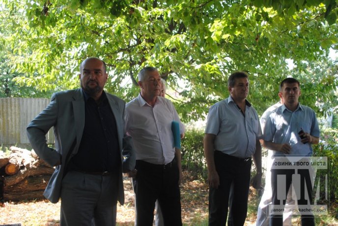 Продовження не буде: у Ракошині керівництво району зустрілось з місцевими мешканцями (ФОТО) – 02