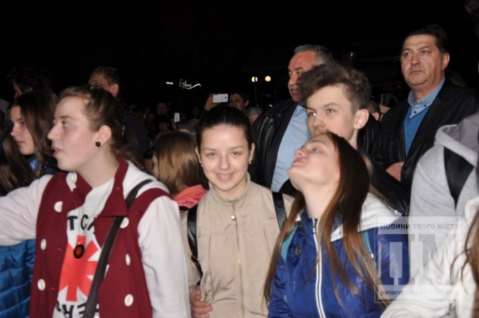 В центрі Мукачева "відгримів" концерт відомого в Україні мукачівського гурту "Without Limits" (ФОТО) – 02