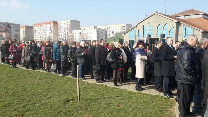 У мікрорайоні Росвигово на площі Героїв Майдану освятили меморіальний знак загиблим Героям України (ФОТО) – 03