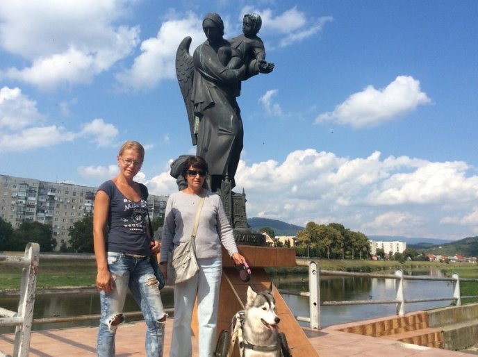 Небайдужі мукачівці врятували собаку, яку кинули помирати – 02