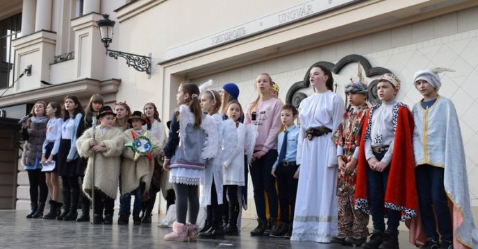 На Театральній в Ужгороді влаштували вертепне дійство – 10
