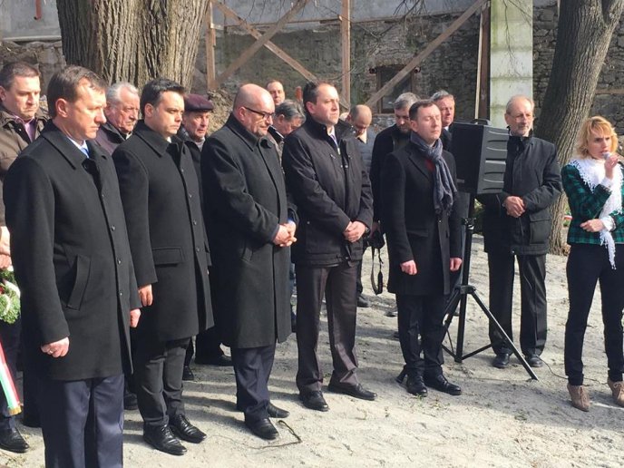 В Ужгороді відкрили пам’ятник жертвам угорської революції 1956 року – 02 В Ужгороді відкрили пам’ятник жертвам угорської революції 1956 року – 02