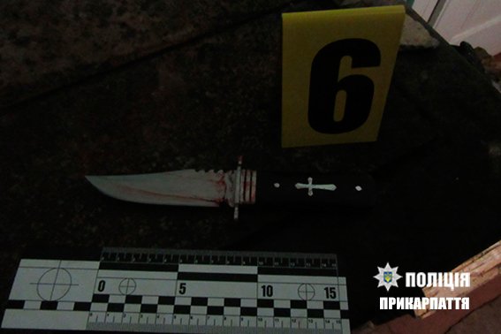 На Івано-Франківщині чоловік завдав 47 смертельних ножових поранень гостю із Закарпаття – 03