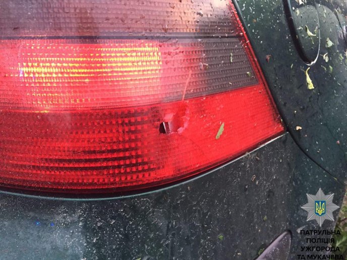 Погоня з пострілами на Ужгородщині: поліція затримала викрадача авто – 08