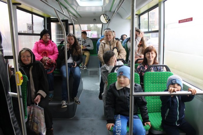 Вулицями Ужгорода їздив новий 100-місний автобус – 02