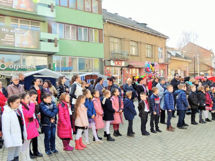 У Берегові розпочався перший весняний ярмарок – 05