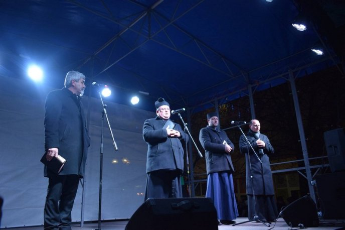 У Берегові запалили першу свічку Адвента – 02