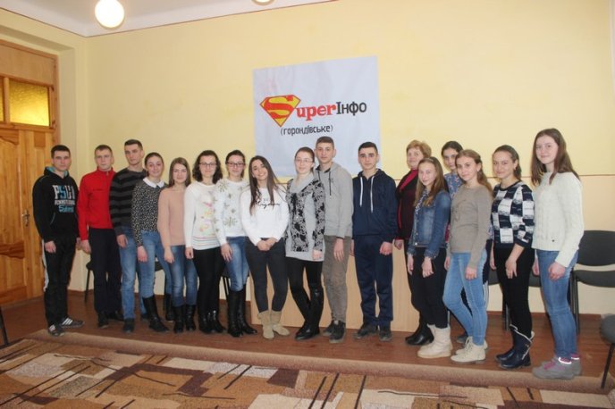 Школярам Горондівської ЗОШ розповіли про закулісся радіожурналістики – 11