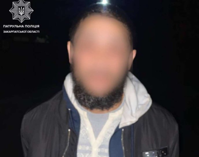 В обох випадках чоловіки намагалися щось сховати: що виявили в них патрульні ТОР – 02 В обох випадках чоловіки намагалися щось сховати: що виявили в них патрульні ТОР – 02