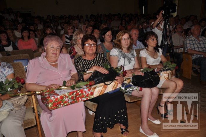 В Мукачеві напередодні професійного свята вітали медиків (ФОТО) – 03