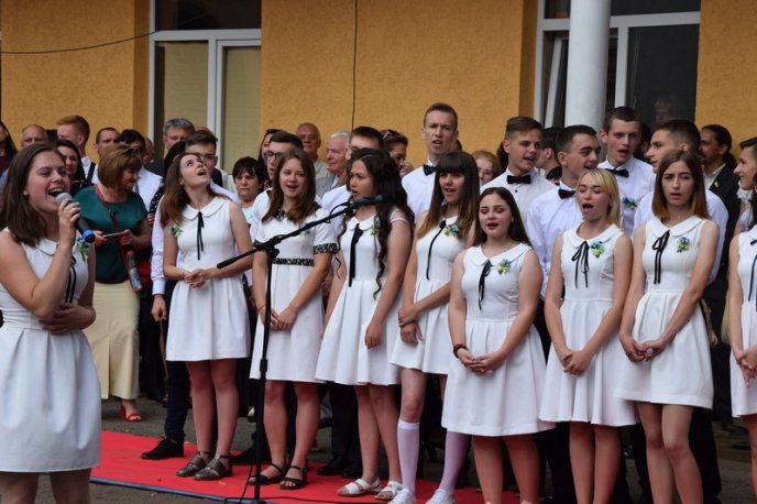 У школах Мукачева пролунав останній дзвінок – 70