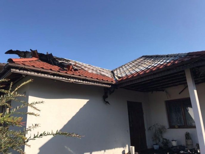 Велика пожежа: загорілись автомобіль, гараж та два будинки – 05