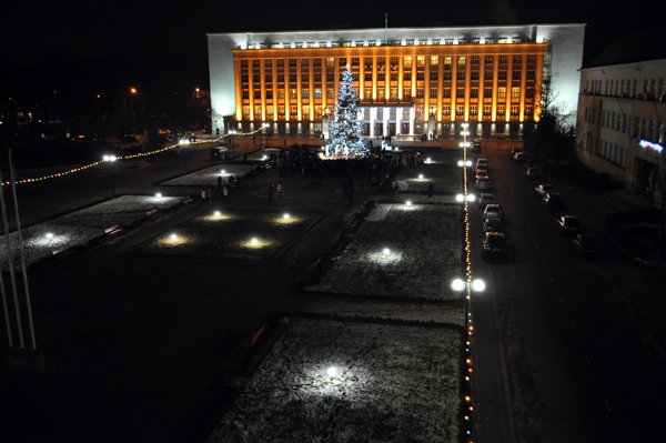 До свята Миколая запалала головна ялинка області (ФОТО) – 06