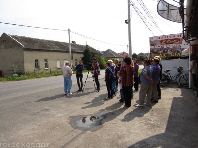 У Мукачеві люди готові перекрити одну з автодоріг, аби їх нарешті почули – 02