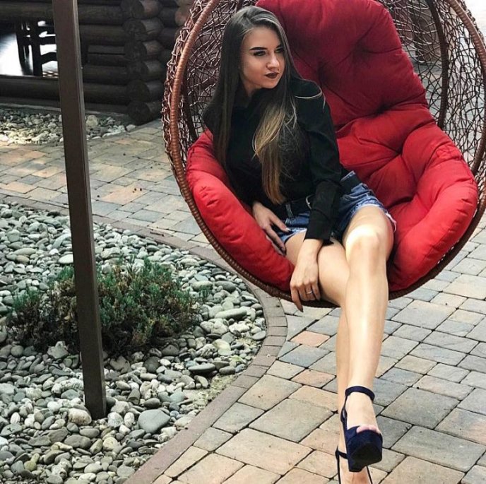 Оприлюднено фото дівчини, яка скоїла жахливу ДТП в Ужгороді – 04