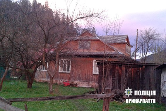 На Івано-Франківщині чоловік завдав 47 смертельних ножових поранень гостю із Закарпаття – 01