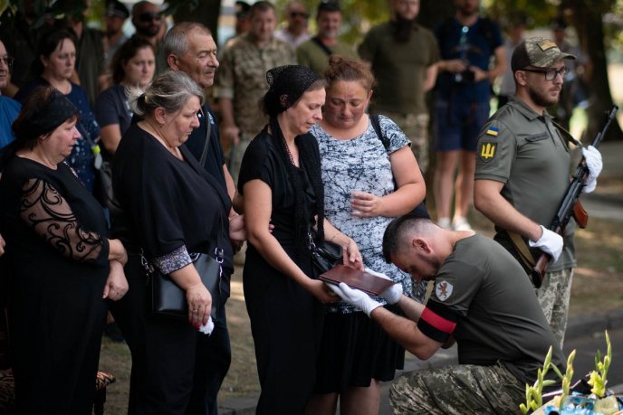 В області поховали Героя, який воював на фронті понад 2 роки – 03 В області поховали Героя, який воював на фронті понад 2 роки – 03