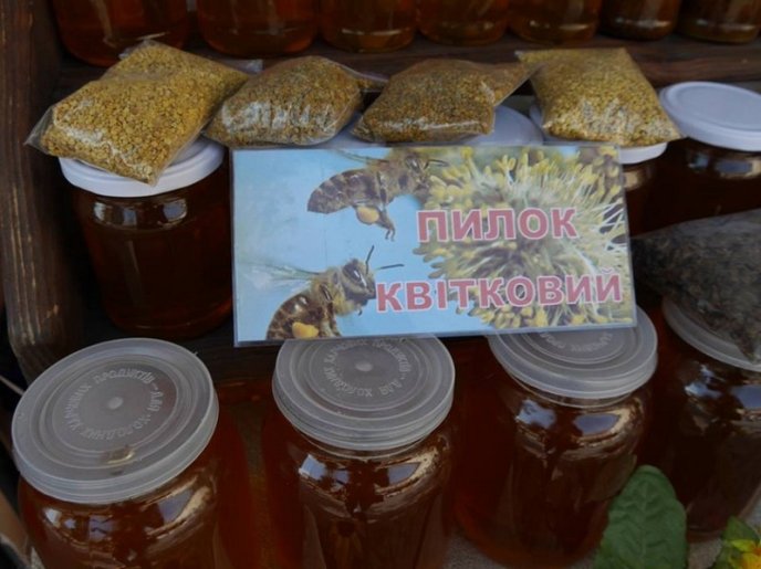 Як в Ужгороді проходить медовий фестиваль – 04 Як в Ужгороді проходить медовий фестиваль – 04