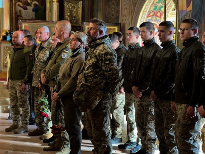 У Мукачеві попрощалися з Героєм Олегом Полешкіним – 02 Похорон Олега Полешкіна