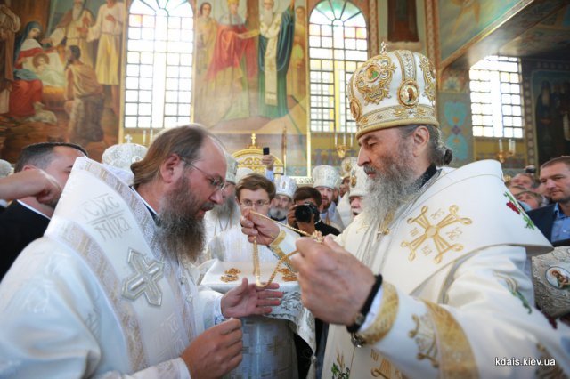 Митрополит Онуфрій відслужив Літургію у Свято-Вознесенському жіночому монастирі, що на Тячівщині – 04 Митрополит Онуфрій відслужив Літургію у Свято-Вознесенському жіночому монастирі, що на Тячівщині – 04
