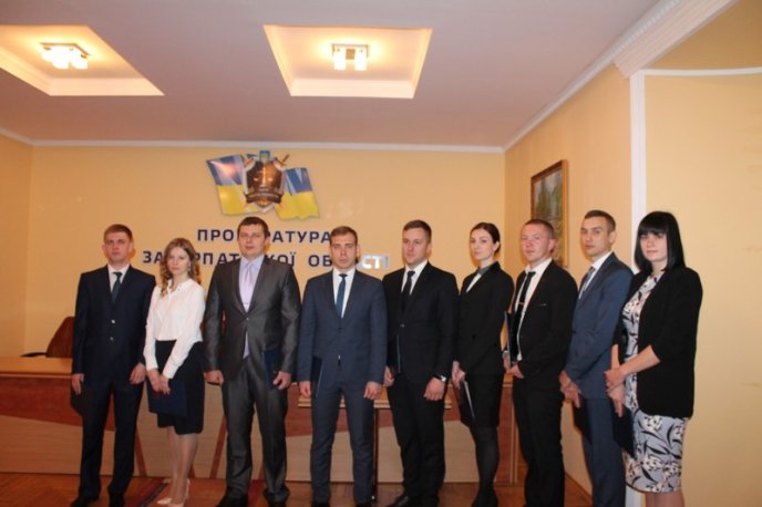 На Закарпатті молоді прокурори склали присягу – 01