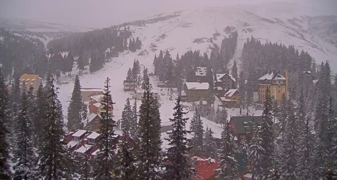 Гори замітає снігом: опубліковано фото – 07