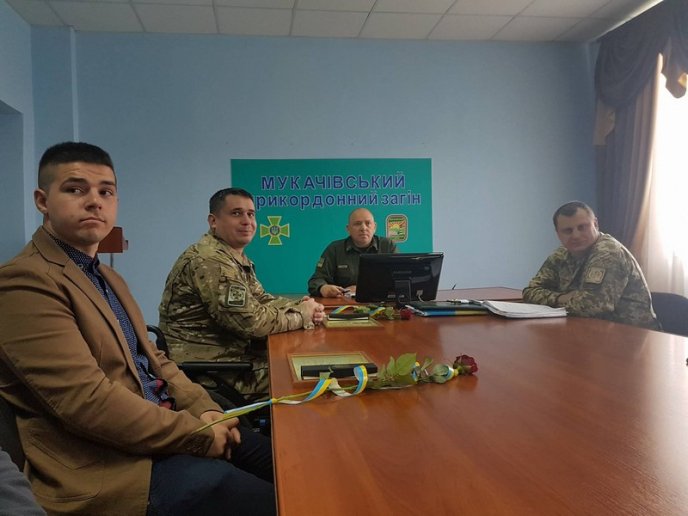 Важкопоранений боєць АТО із Мукачева отримав нагороду від Петра Порошенка – 08