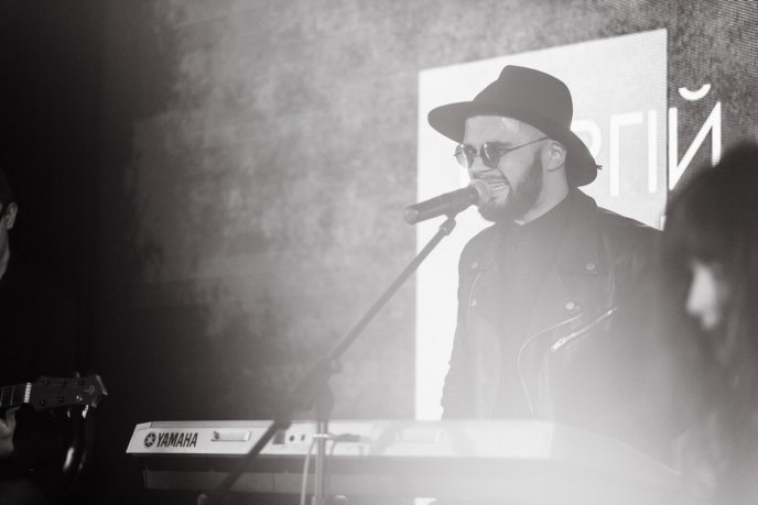 Мода заради життя: на Закарпатті відбувся ІІІ-й благодійний показ мод дизайнерки Роксолани Новак – 98