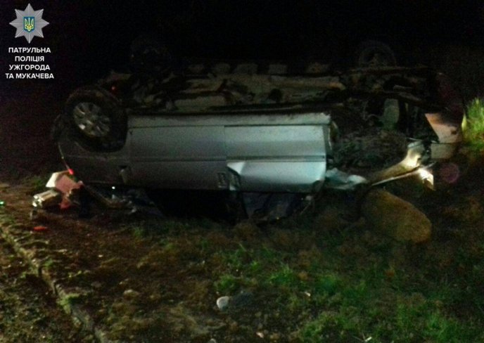 ДТП в Ужгороді: Сітроен перекинувся на дах і злетів у кювет – 03 ДТП в Ужгороді: Сітроен перекинувся на дах і злетів у кювет – 03