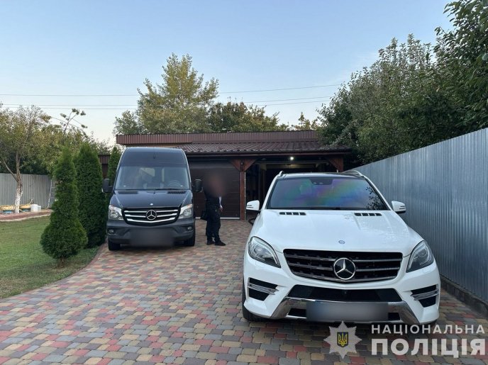 Поліцейські розповіли, що накоїв закарпатець разом зі спільниками – 02 Поліцейські розповіли, що накоїв закарпатець разом зі спільниками – 02