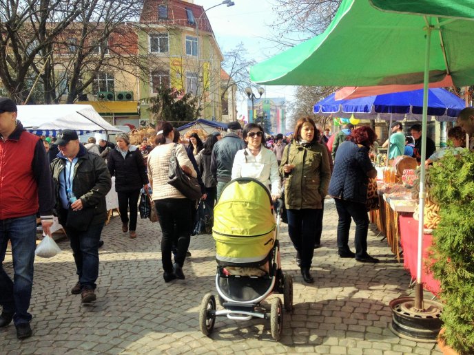 У Берегові розпочався перший весняний ярмарок – 42