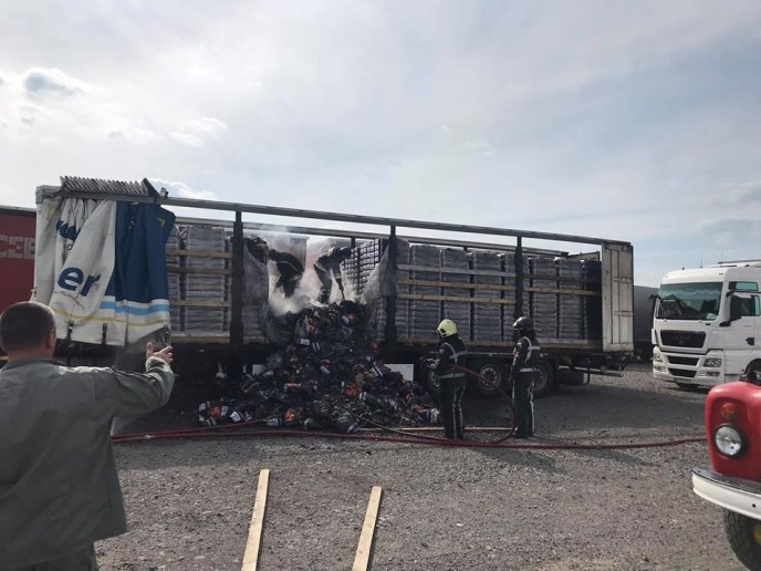 Неподалік від КПП "Тиса" сталося загорання: оприлюднено фото – 02