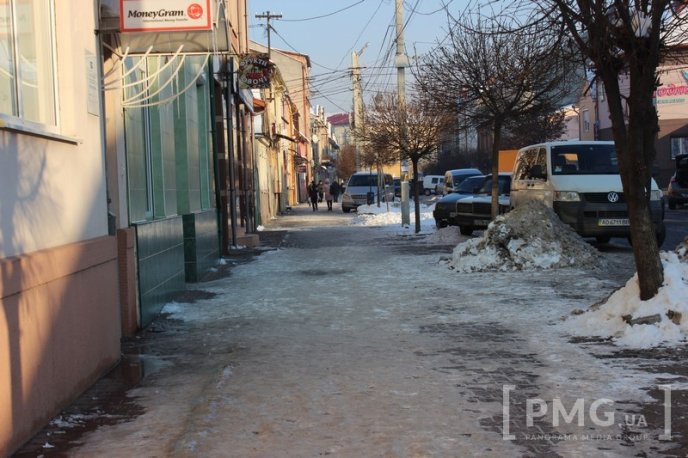 Слизькі дороги або безкоштовний атракціон фестивалю “Червене вино” – 02 Слизькі дороги або безкоштовний атракціон фестивалю “Червене вино” – 02