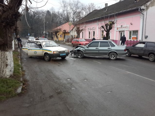 У Великому Березному міліціонер на службовому автомобілі спричинив ДТП (ФОТО) – 03