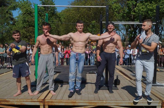 У Мукачеві змагались вуличні атлети – 01