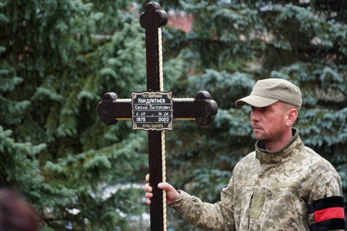 Сьогодні поховали закарпатця, який загинув на війні – 05