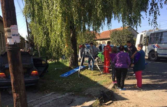У жахливій аварії в Мукачеві постраждали дві жінки – 01