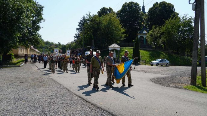 На Мукачівщині попрощалися із Героєм – 04