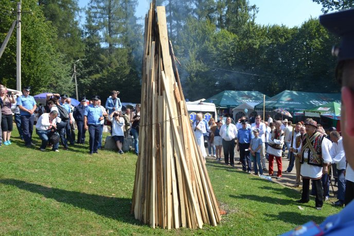 У Рахові зафіксували новий гуцульський рекорд: найбільшу кількість трембіт в одній локації – 13 У Рахові зафіксували новий гуцульський рекорд: найбільшу кількість трембіт в одній локації – 13