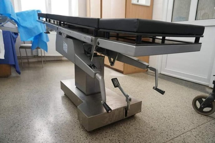 Для Мукачівської ЦРЛ придбали сучасний операційний стіл – 03