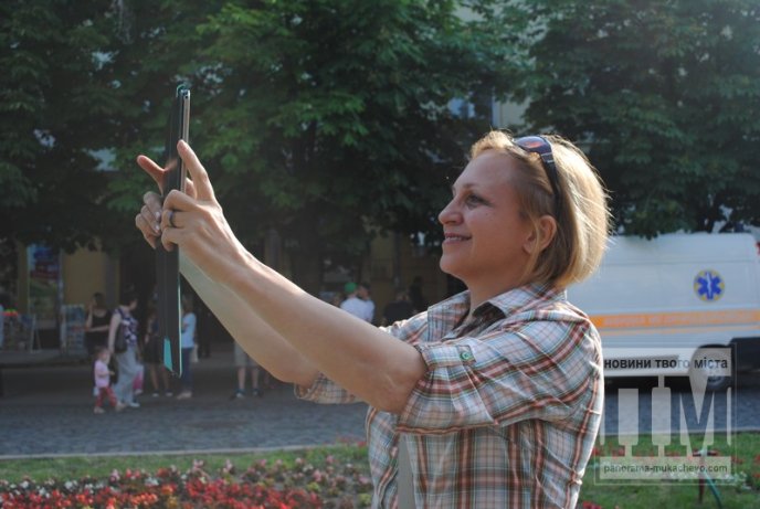 У центрі Мукачева відбувся урочистий парад випускників (ФОТО) – 07